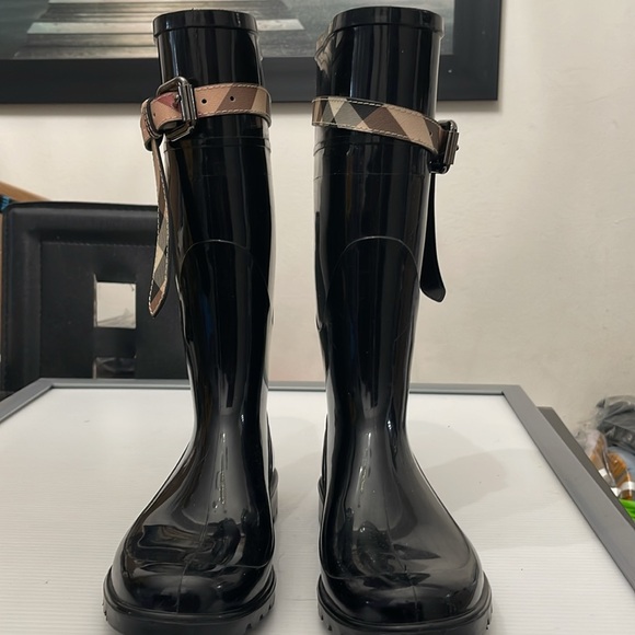 BURBERRY RUBBER PRINTED RAIN-SNOW BOOTS WOMENS SIZE 38 - Picture 2 of 16